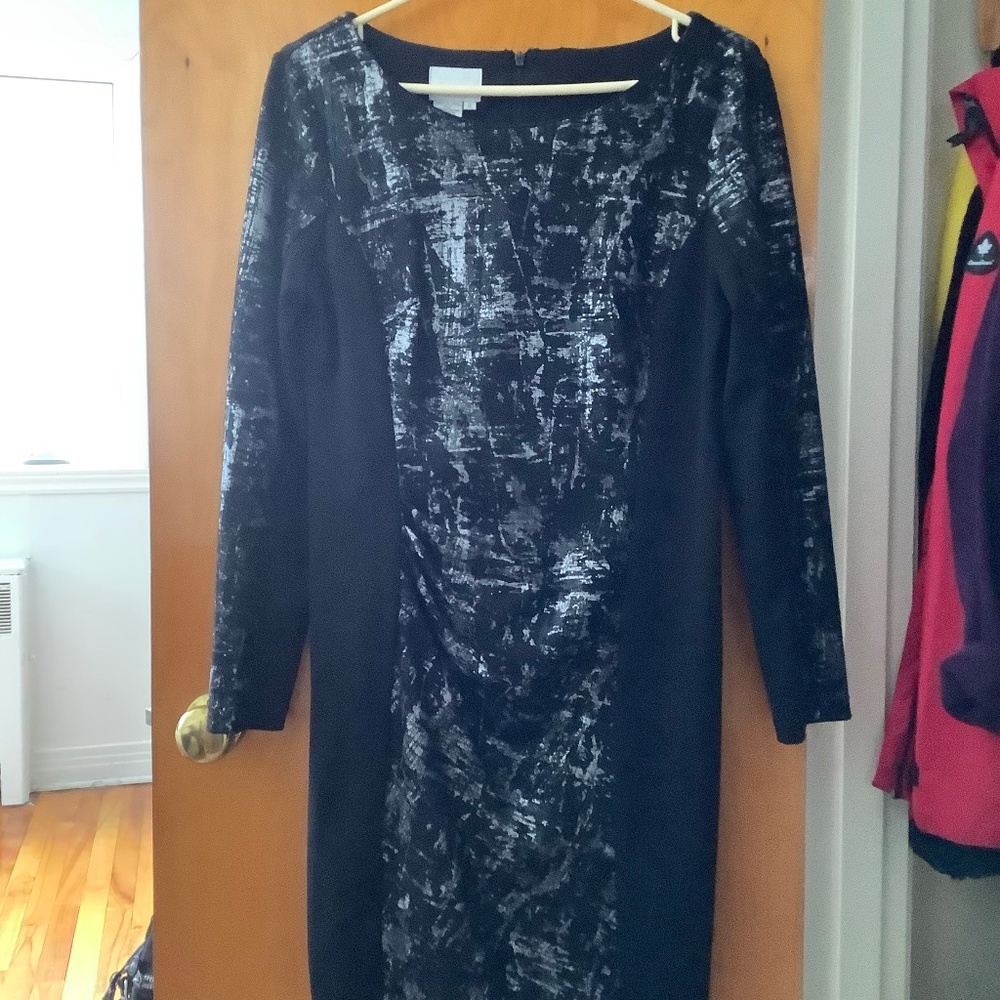 Long sleeve dress sz 8 black/silver